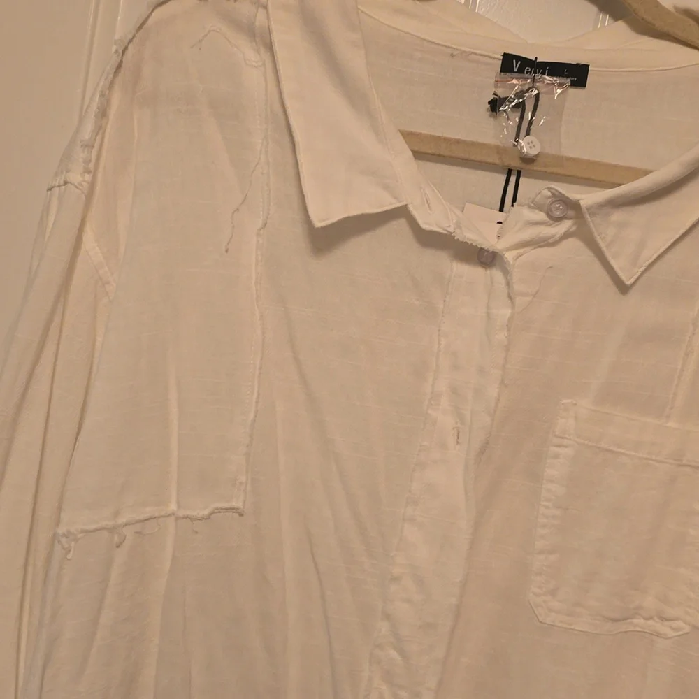 Very J linen blend button down Large - Picture 2 of 4